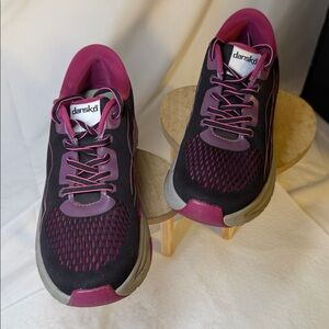 DANSKO COLORFUL WOMENS SNEAKERS. HIGH QUALITY. Sz EU 38 U.S 8